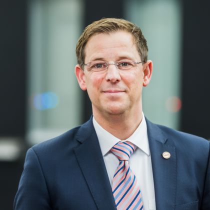 Oliver-D. Helfrich